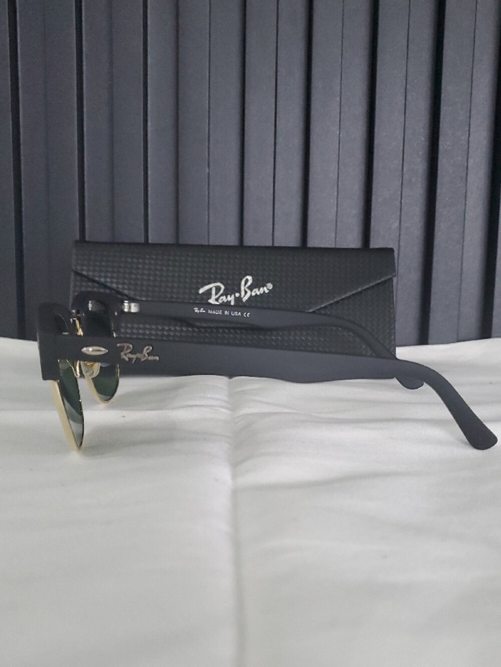Ray-Ban Black and Gold Clubmaster - Picture 2 of 3